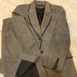 Very nice kasper skirt set for sale